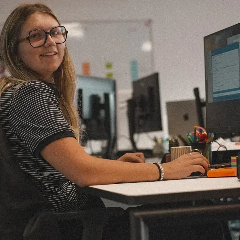 La creation de contenus photo video cest toujours mieux quand cest fait par des pros agence video creation de contenu vannes azelty agence web