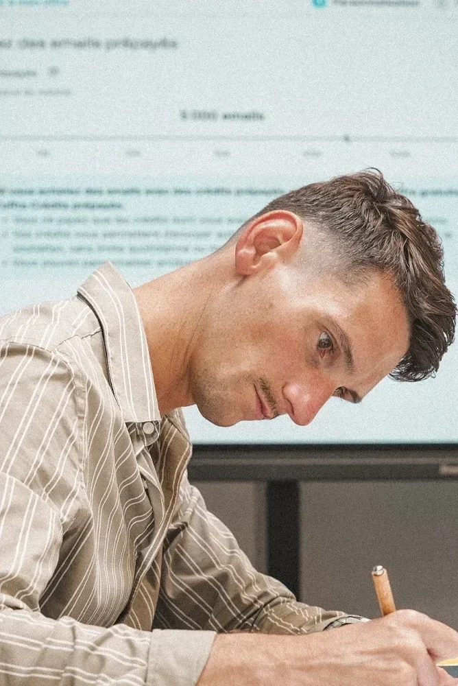 Pourquoi integrer la redaction web a votre strategie web agence seo vannes azely 