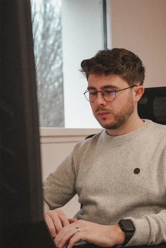 Quels sont les enjeux du GEO agence seo vannes azelty